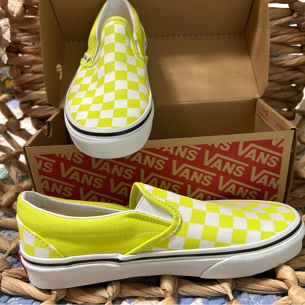 Vans Kids / Youth Neon Yellow Checkered Slip-On Sneakers 6.5 Women - 5 Men - Picture 5 of 11